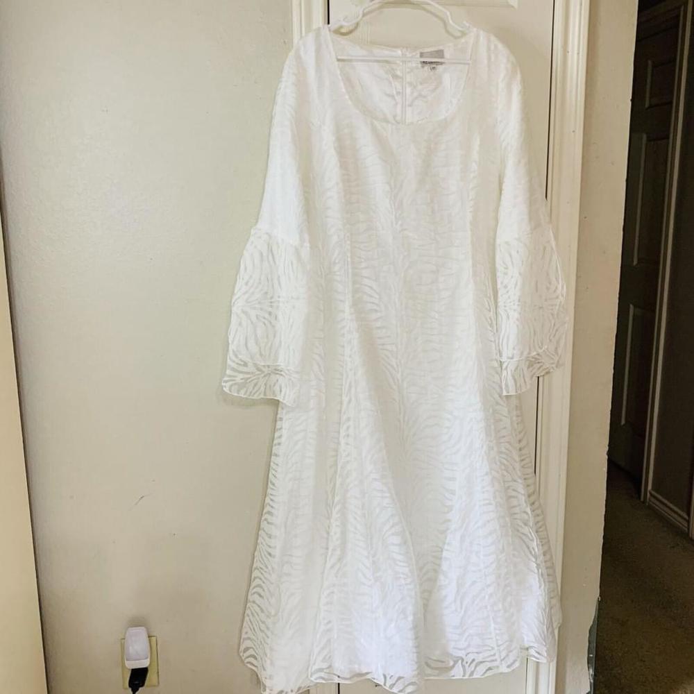 XL Serefina WHITE Beautiful Fully Lined White Lace Fit N Flare Midi Dress - Picture 9 of 13